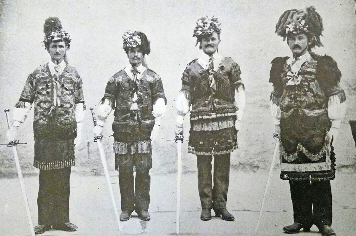 Gli Spadonari di Giaglione in un'immagine d'epoca (da "Bellezze d'Italia")